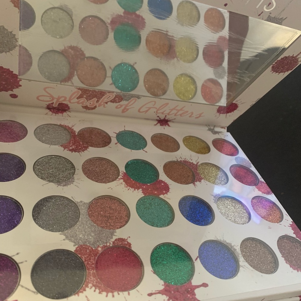 Make up - Picture 2 of 4